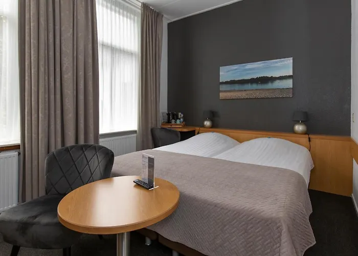 Restaurant Mondriaan Отель 3*