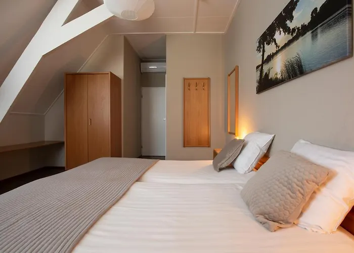 Hotel Restaurant Mondriaan 3*